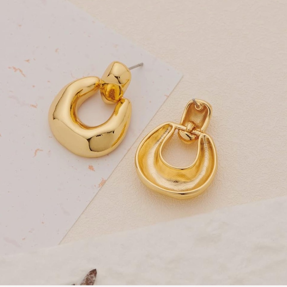 NIB Gold-Tone Hoop Dangle Earrings - Picture 3 of 6